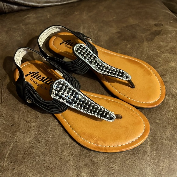 Sandals Austin trading co. Size 6 fancy beaded top with leather and elastic - Picture 1 of 8